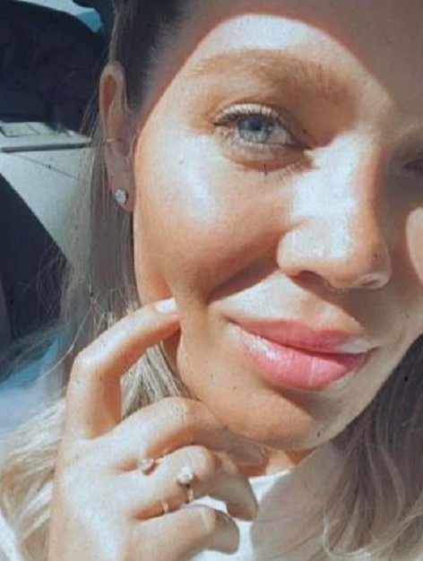 InstaStory-ul în care Gina Pistol scotea în evidență bijuteria de pe deget.