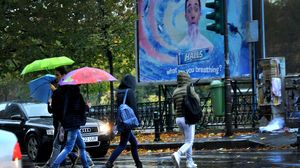 ANM a emis o avertizare meteo de ploi, descărcări electrice și vânt în Bucureşti