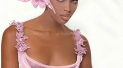 Naomi Campbell a împlinit 51 de ani. Supermodelul Victoria’s Secret a devenit mamă