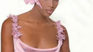 Naomi Campbell a împlinit 51 de ani