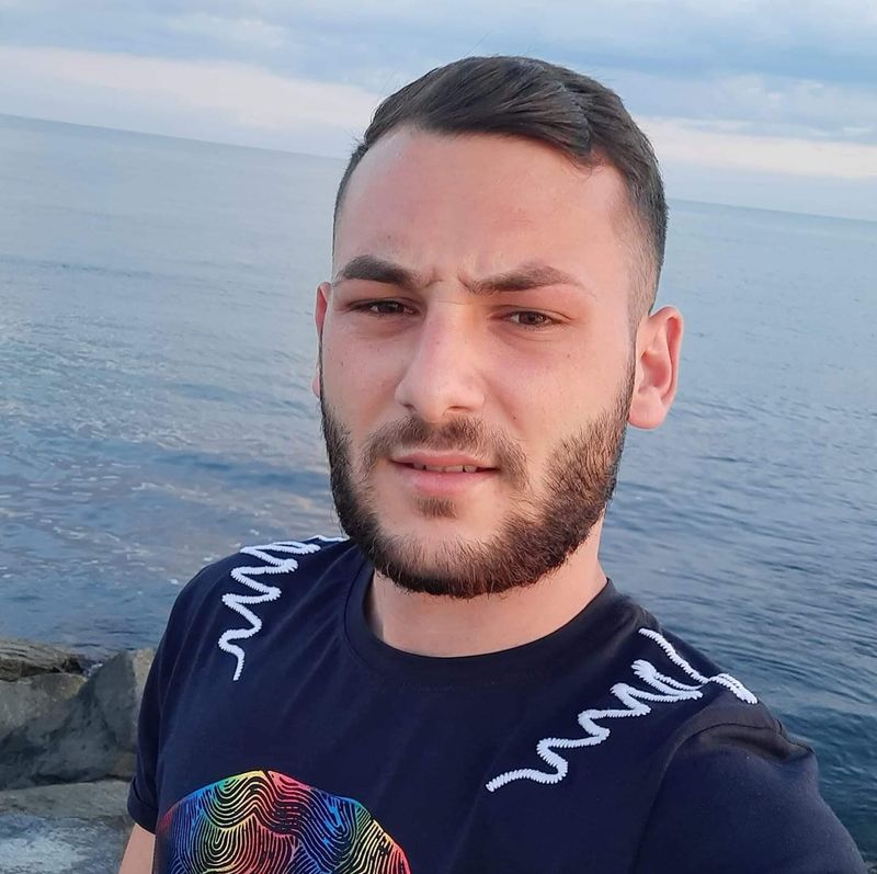 Doi tineri și-au transmis sfârșitul LIVE pe o rețea socială