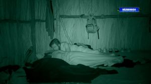 Albert a mințit! A sărutat-o pe Maria, dar nu a avut curaj să recunoască