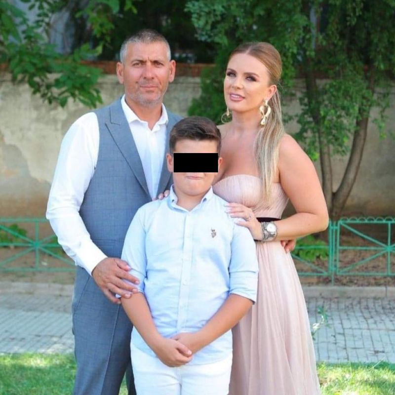Marcela fota, soțul și băiețelul 