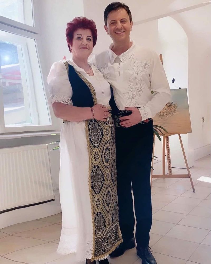 Tinu Veresezan și mama lui