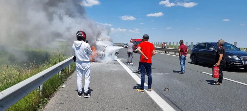 Incendiu violent pe autostradă, în apropiere de Timișoara