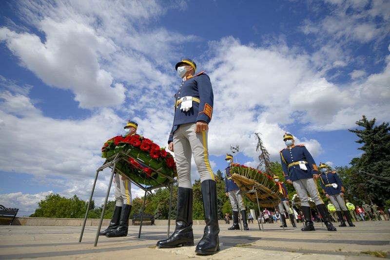 &Icirc;nălțarea Domnului și ziua dedicată pomenirii Eroilor neamului