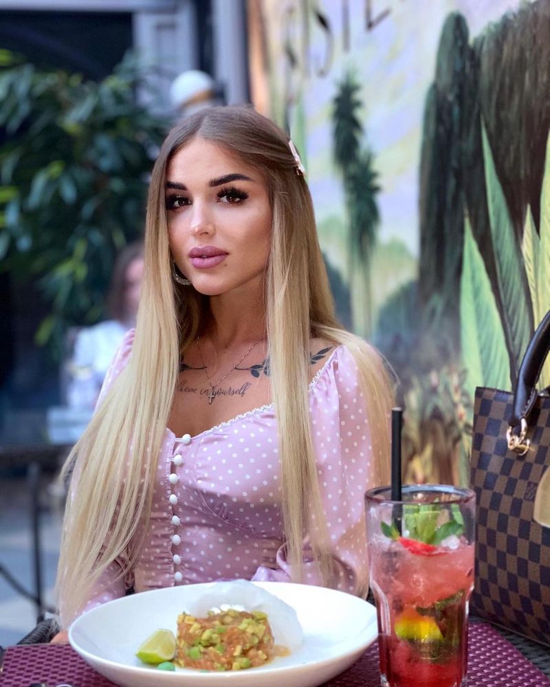 Influencerița care s-a sinucis