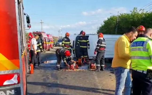 Nouă elevi au fost transportați la spital