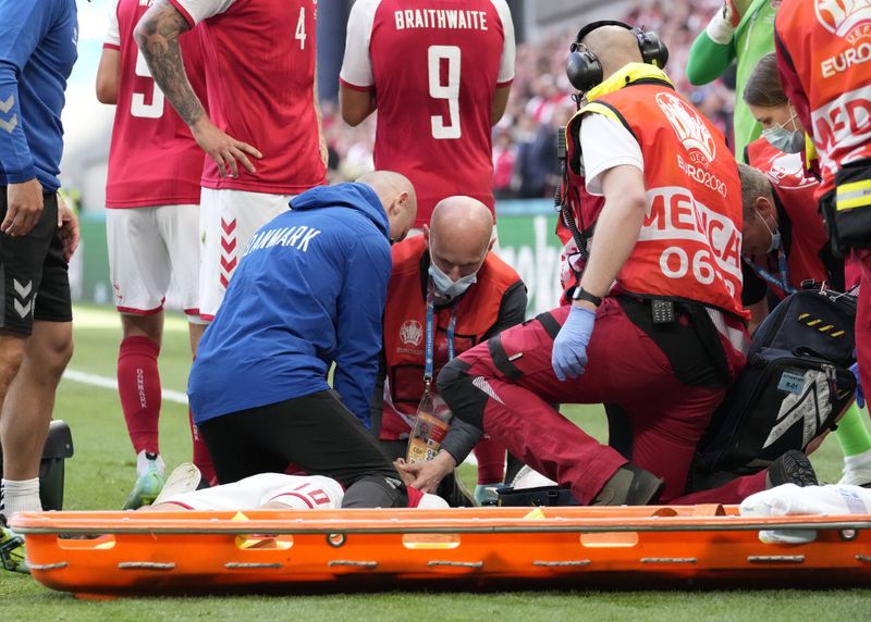 Christian Eriksen, resuscitat pe teren
