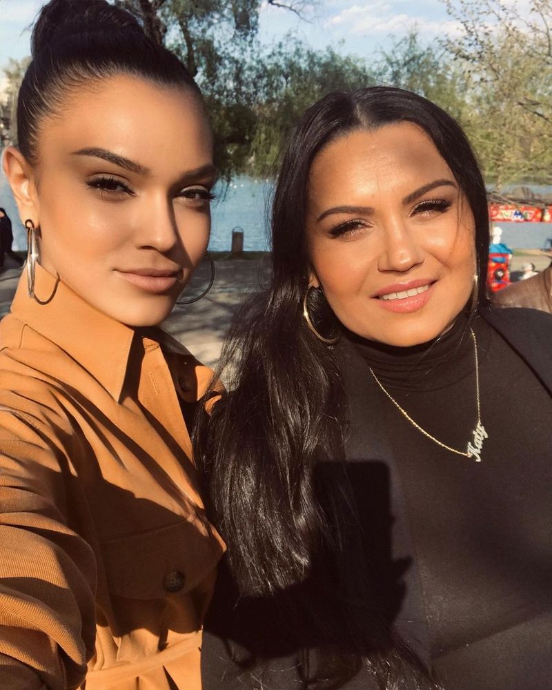 Cine este soția lui Adrian Minune