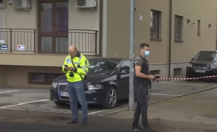 O tânără a fost ucisă în curtea casei