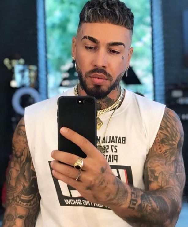 Câți bani câștiga Alex Velea din muzică?