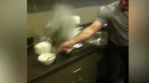 Captură video din tutorialul urmat de tânără