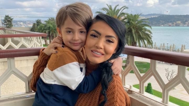 Andreea Mantea isi divinizeaza fiul, pe David