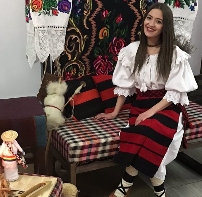 Carmen Chindriș s-a născut la Sighetul Marmației