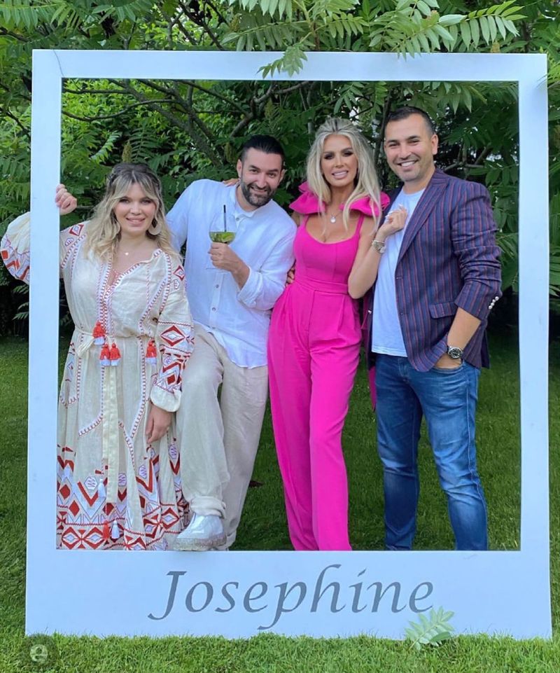 Cine a participat la botezul micuței Josephine?