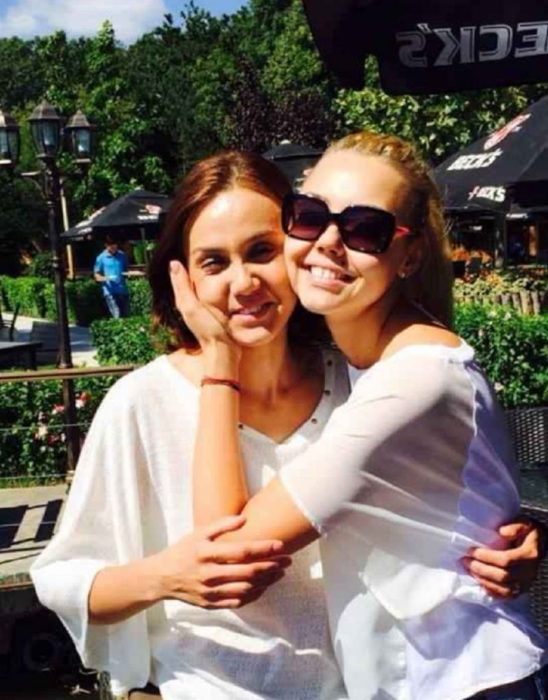 Denisa Raducu si sora ei