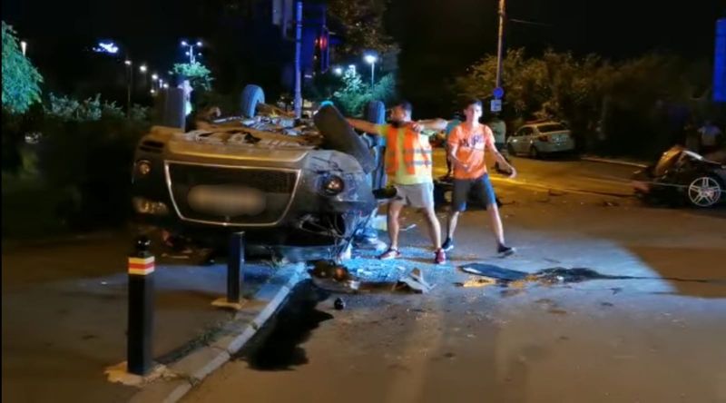 Trei autoturisme au intrat în coliziune pe Bulevardul Poligrafiei din Capitală, în unul dintre ele aflându-se chiar șeful Federației de Rugby, Alin Petrache.