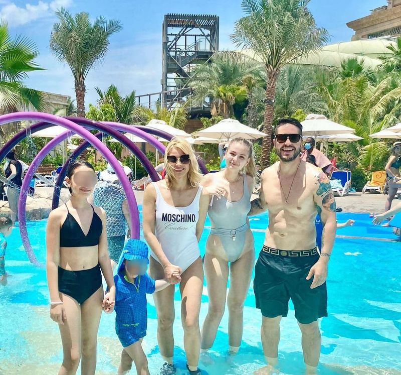 Jorge mai are o fetiță, din căsătoria cu Alina Laufer, înafară de David, băiatul din căsătoria cu Ramona. Actuala soție, de asemenea, are și ea o fată, deja la vârsta adolescenței, din relația anterioară. Cum s-au cunoscut actorul și actuala lui soție?