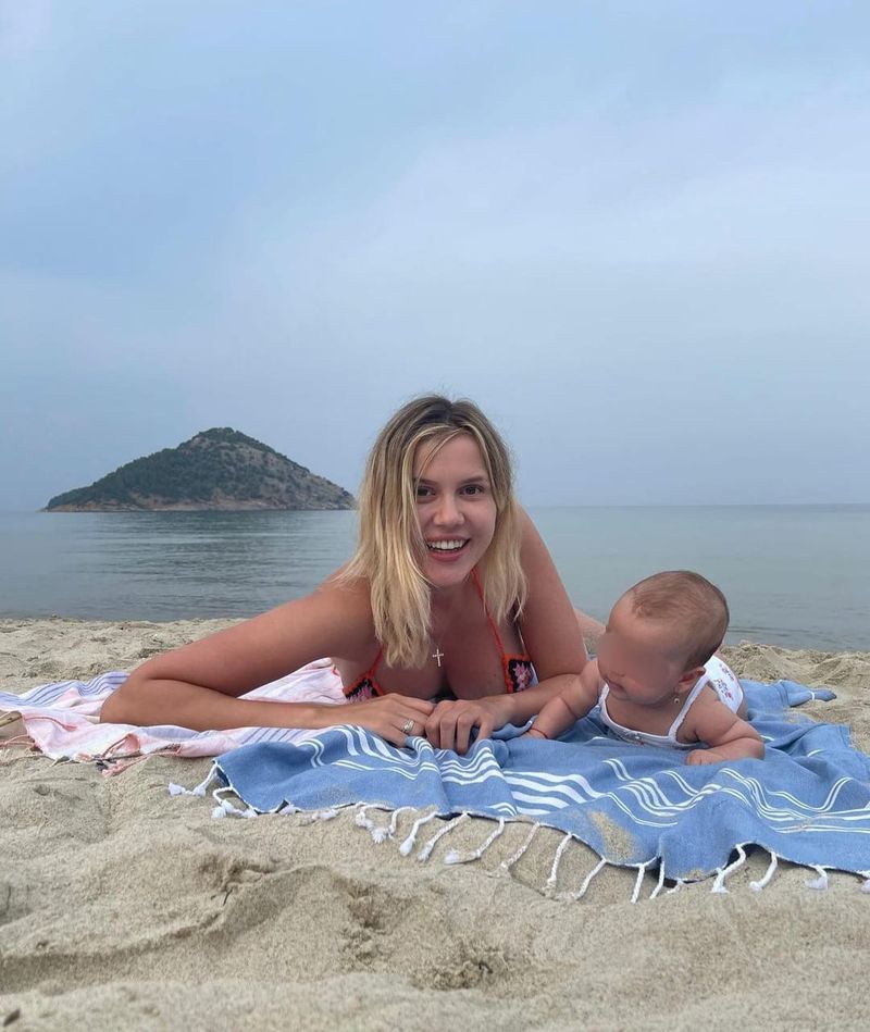 Emily a trecut prin momente grele la naștere