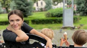 Adela Popescu, prima fotografie alături de cei trei băieți ai ei. Imaginea i-a emoționat pe fani