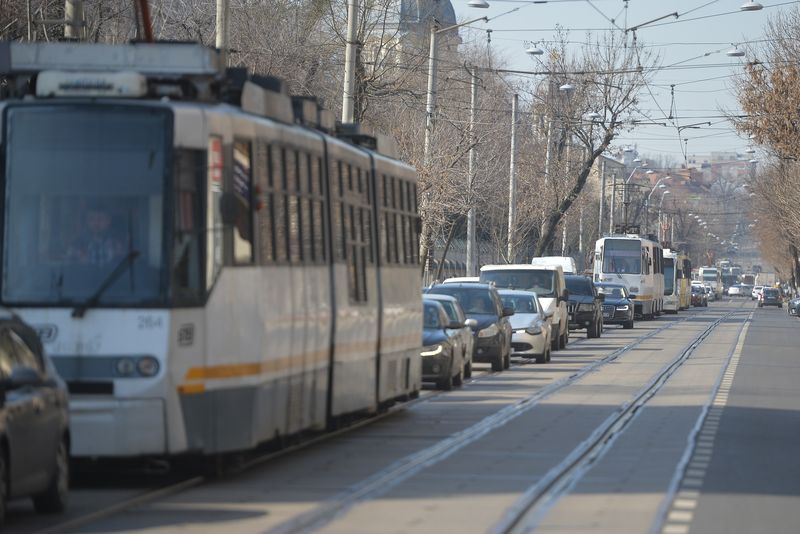 De la 1 august se schimbă costul biletelor de transport în comun