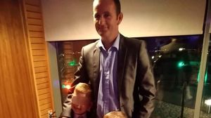 Un bărbat din UK a murit după ce săptămâni la rând s-a văitat de dureri de cap