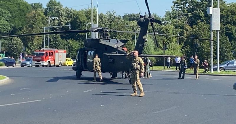 Elicopter în Piața Charles de Gaulle din Capitală 