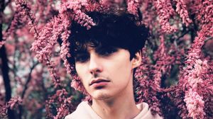 Cine este și cum arată Răzvan Firea