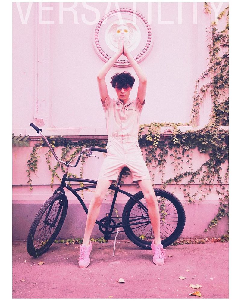 Cine este și cum arată Răzvan Firea