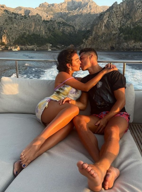 Ce rochie a purtat iubita lui Cristiano Ronaldo la Cannes 2021