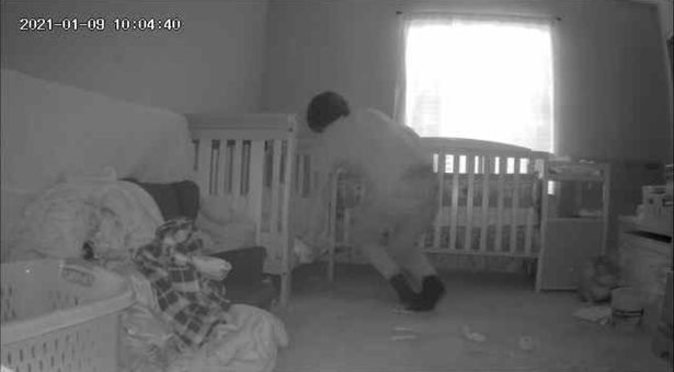 Creatura neobișnuită a apărut l&acirc;ngă pătuțul nepoților