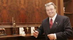 Corneliu Vadim Tudor, semne de dincolo de moarte! Cum comunică fiicele lui cu “Tribunul”: „Ne apare în vise...avem, cumva, o legătură puternică cu el"