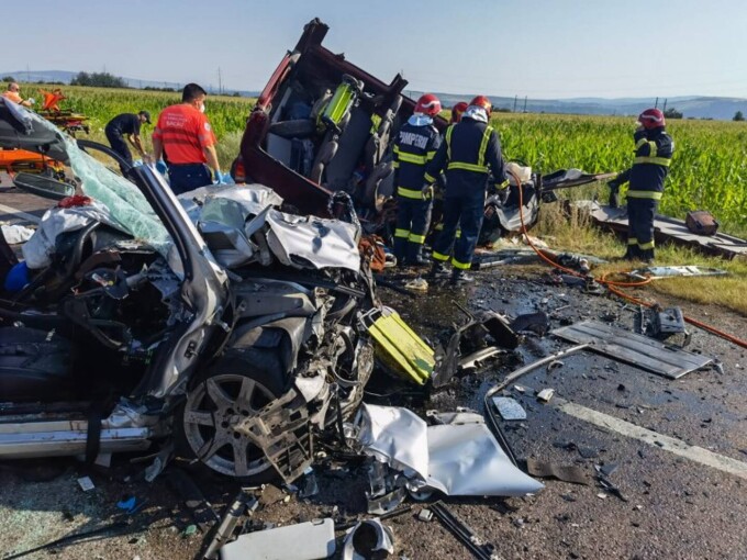 Accident grav în Bacău. A fost actualizat planul roșu