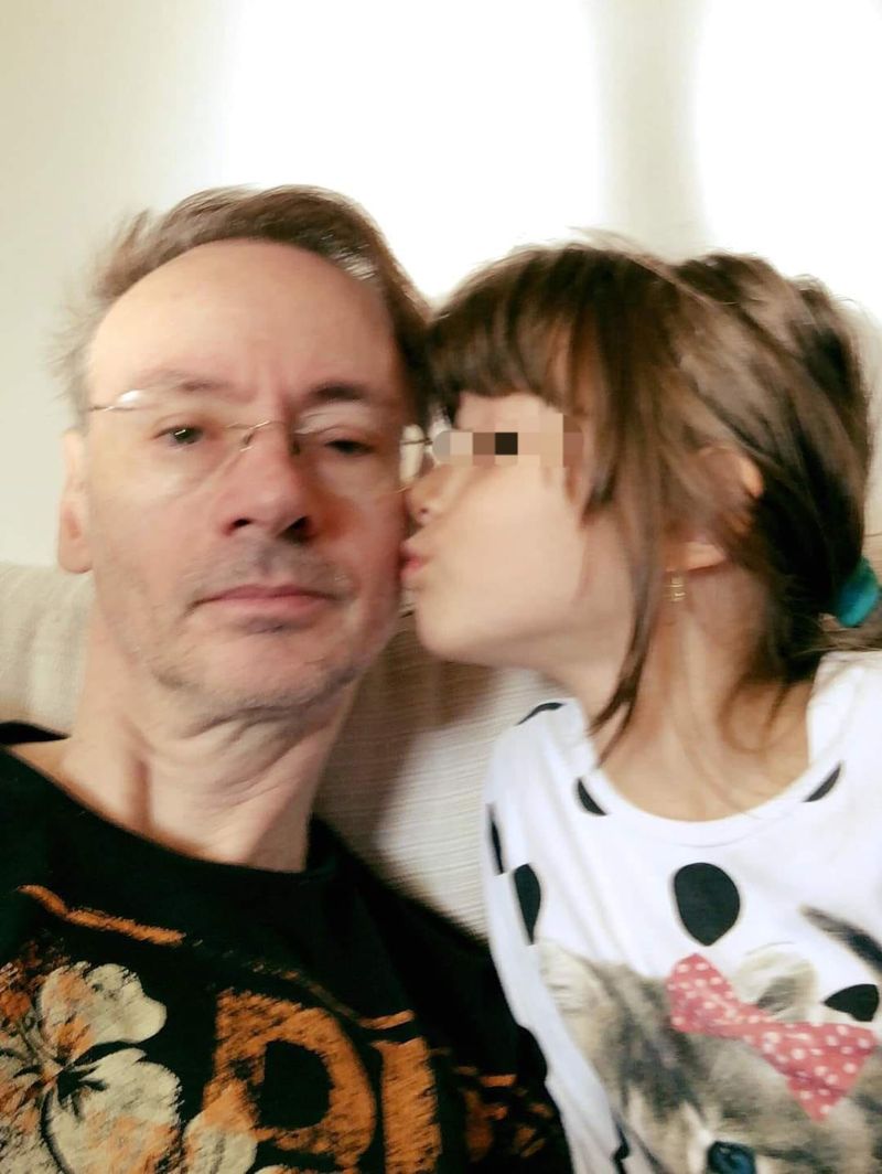 Mihai Albu primește ajutor din partea fiicei &icirc;n privința creațiilor sale