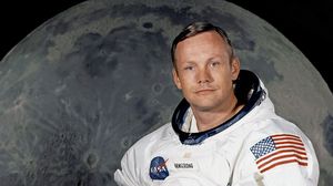 Neil Armstrong, primul om care a pășit pe Lună Neil Armstrong ar fi împlinit astăzi, 5 august, 91 de ani