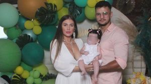 Alexandra Diaconescu de la Insulă s-a căsătorit și și-a botezat fetița
