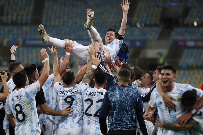 Ce avere a str&acirc;ns Lionel Messi de pe urma contractelor de la Barcelona