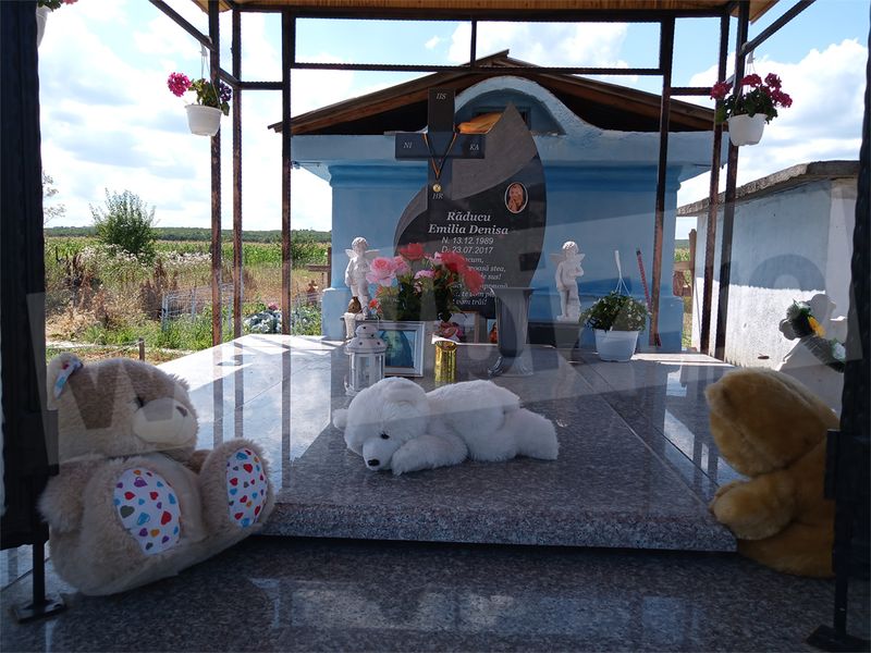 Denisa Răducu morm&acirc;nt