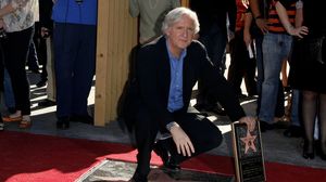 Câți bani a câștigat James Cameron pentru filmul Titanic