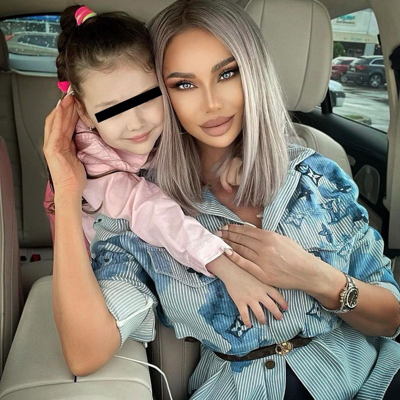 Bianca Drăgușanu și Sofia 
