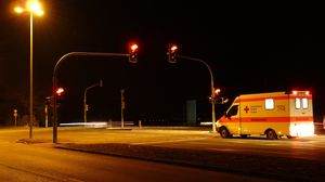 O tânără de 21 de ani din Bistrița-Năsăud și-a dat foc în fața mamei sale