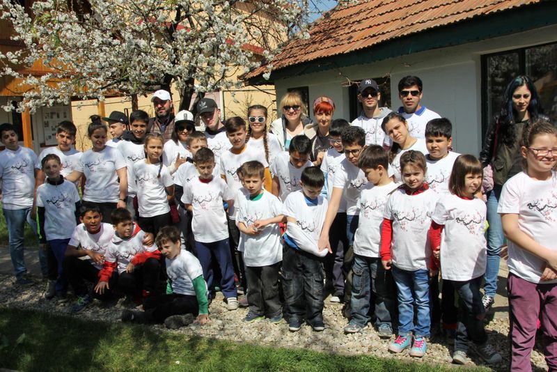 Mia Scarlat, femeia care a devenit mamă pentru 170 de copii