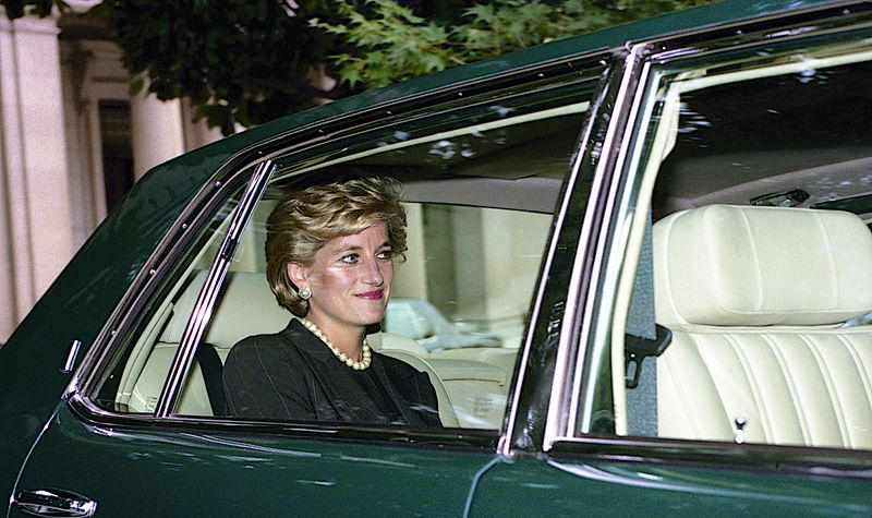 Prințesa Diana și Dodi Fayed, morți în tragicul accident de la Paris