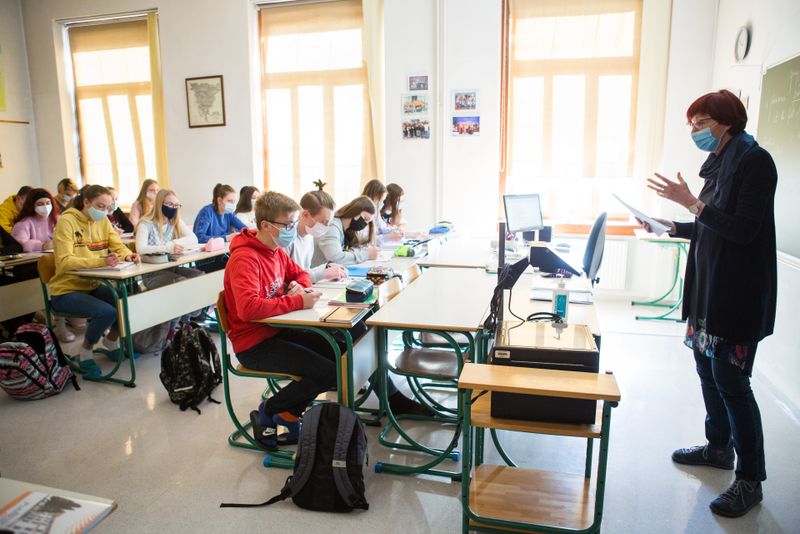Vacanțe an școlar 2021-2022. Când vor lua elevii prima vacanță
