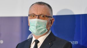 Elevii primesc măști de protecție de la Guvern 