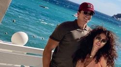 Cum se prezintă fiul Mihaelei Rădulescu, plecat în SUA: ”Numele meu e Ayan și sunt din Monaco”! Tânărul e în echipa e fotbal american și e vedeta colegiului! EXCLUSIV