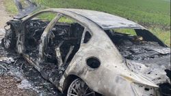 Un bolid de lux incendiat, pus la vânzare pe internet! Suma cerută de proprietar