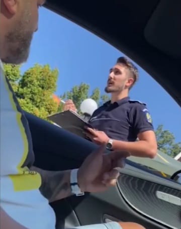 Omul legii l-a sancționat pe conducătorul auto și pentru că nu avea documentele la el
