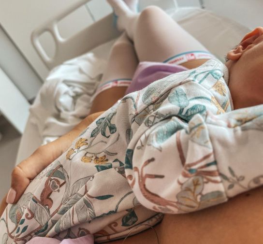 Prima imagine cu fiul lui Dani Oțil și al Gabrielei Prisăcariu 